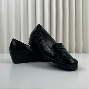 Aerosoles Women's Final Exam Black Crocodile Pattern Wedge